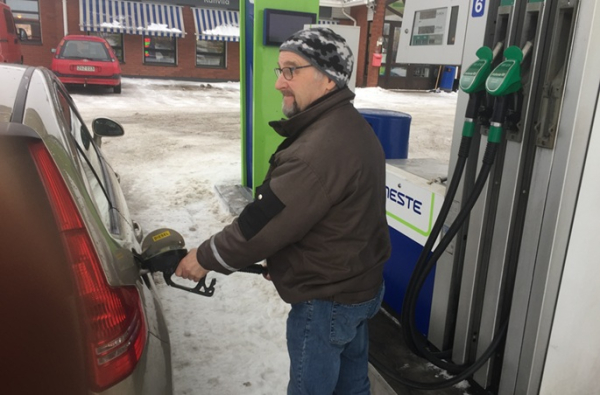 Mideast conflict weighs on global economy: media Mideast conflict weighs on global economy: media